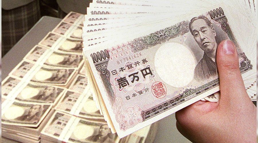 Japonya'da 36 trilyon yenlik ek bütçe yasalaştı