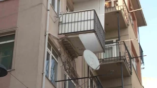 Kadky'de bir binann 3. katndaki balkon kt