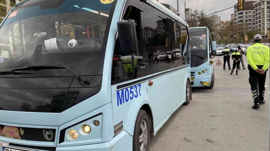 Kadıköy'de sivil trafik polislerinden minibüslere denetim