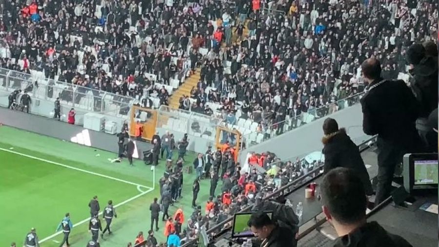Kadıköy’den sonra Dolmabahçe’de de ‘Hükümet istifa’ sloganları