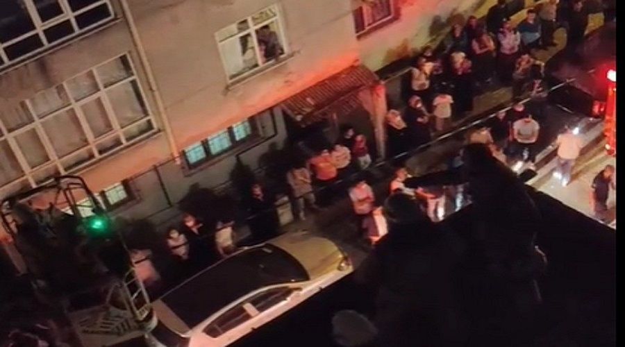 Kadın 3'üncü kattan atladı, başka çatıya düştü