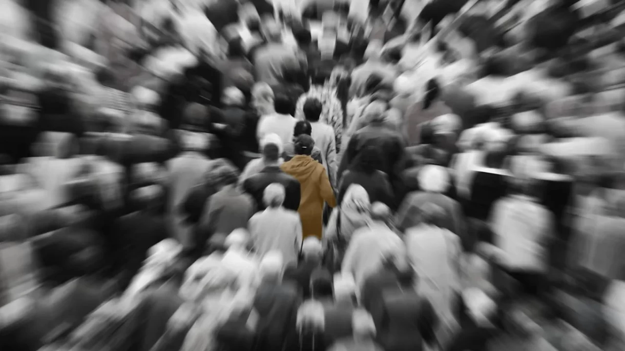 Kalabalıklar içinden yalnız mısınız?