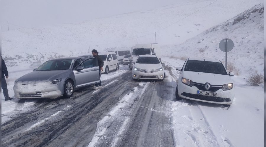 Kar ya����na haz�rl�ks�z yakalanan onlarca ara� mahsur kald�