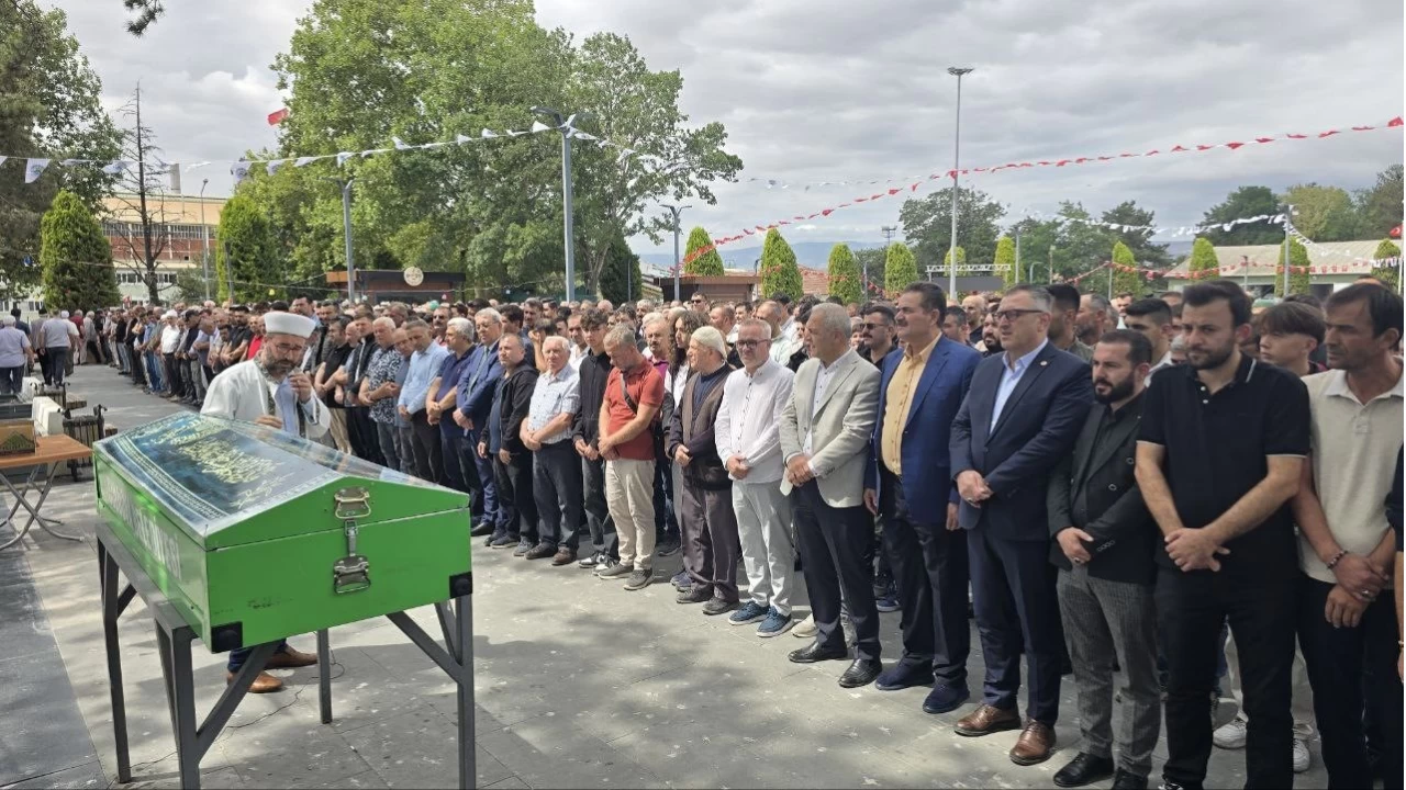 Karadeniz'de boulan retmen son yolculuuna uurland