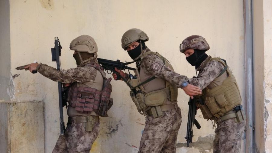 'Karadul' lakapl� kad�n canl� bombalar yakaland�