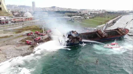 Kartal'da gemideki yangın kontrol altına alındı
