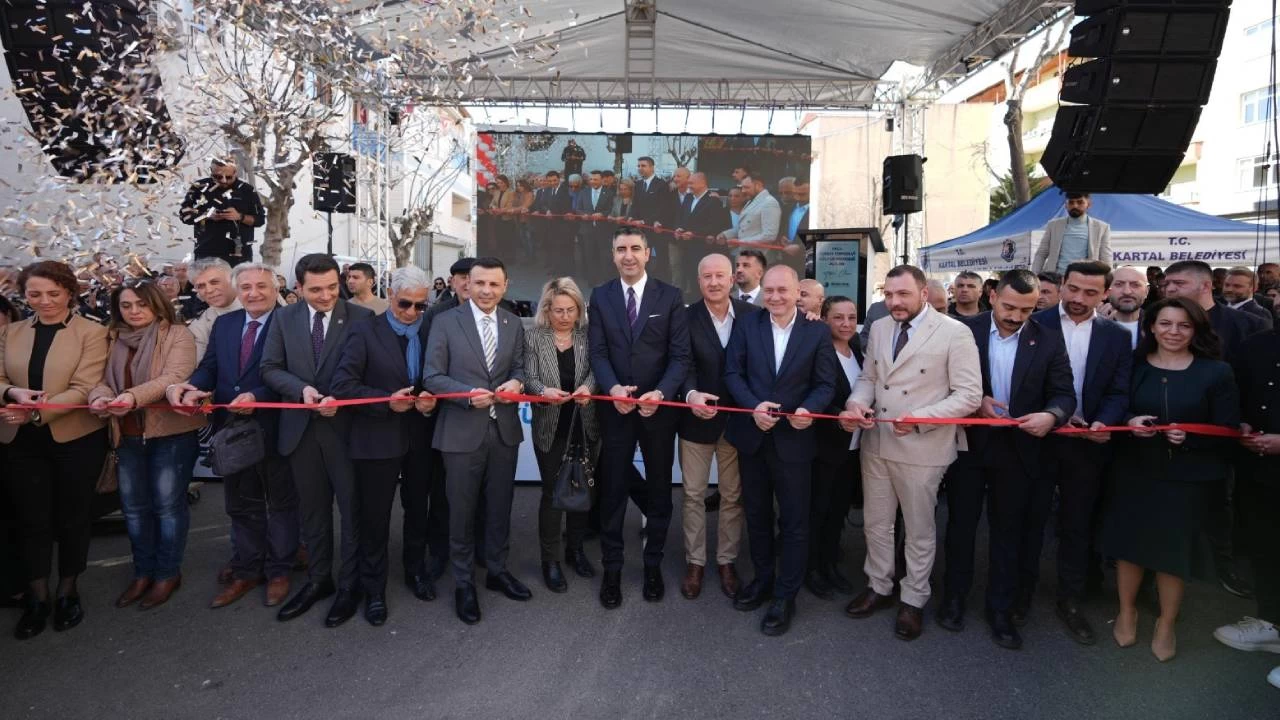 Kartal'da miting havas�nda 3 muhte�em a��l��