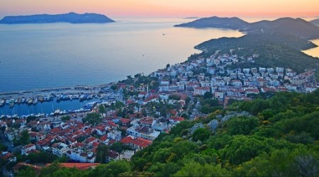 Kaş'ta 14 süper arsa satılık
