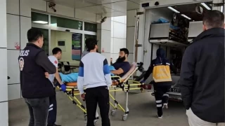 Kavgayı ayırmak isterken kendisine saldıran 4 kişiyi vurdu