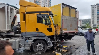 Kayseri'de duramayan tır, 5 aracı biçti: 9 yaralı