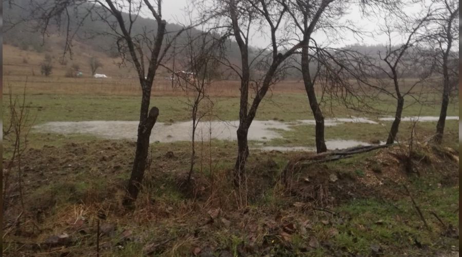 Keles'te tar�m arazileri sular alt�nda