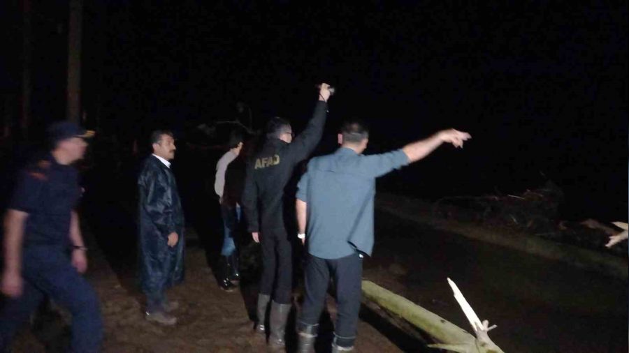 Kırklareli'nde selde kaybolan 4 kişi aranıyor