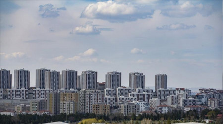 Konutta satış düşüyor, fiyat artıyor