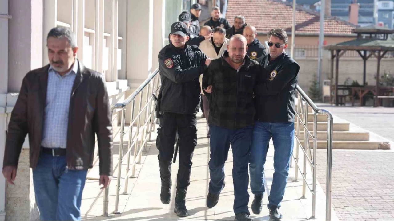 Konya'da çöken binaya ilişkin soruşturmada 6 kişi tutuklandı