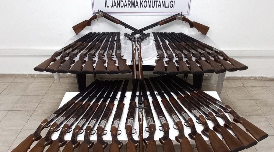 Konya'da yasa d��� �retildi�i iddia edilen 39 av t�fe�i ele ge�irildi