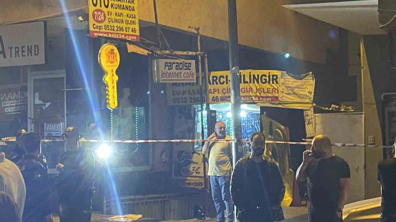 Küçükçekmece'de bir iş yerine ses bombası atıldı