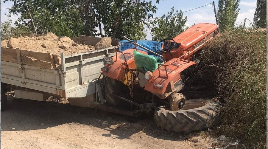 Kullandığı traktörünün altında kalarak hayatını kaybetti