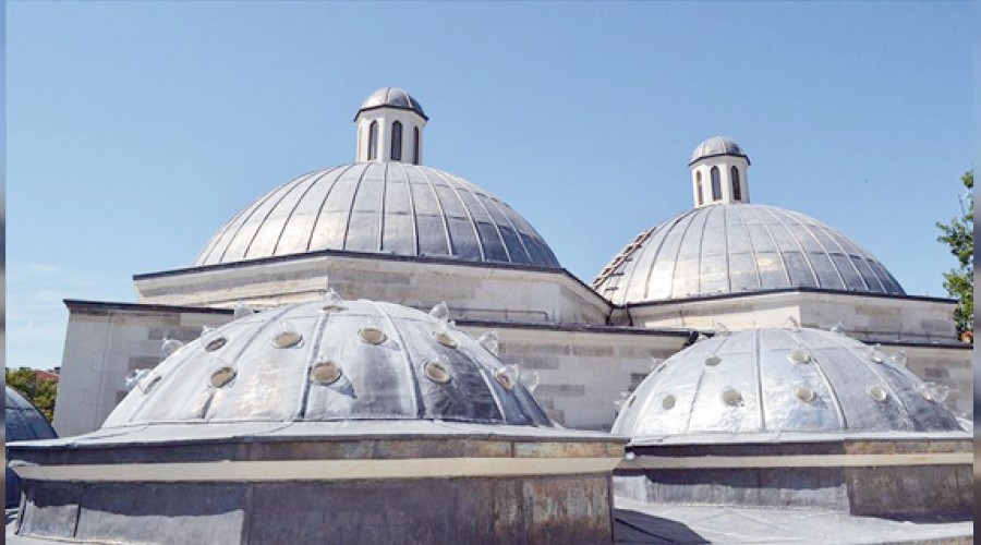 Kurşunları çalınmıştı, kubbesi yenileniyor