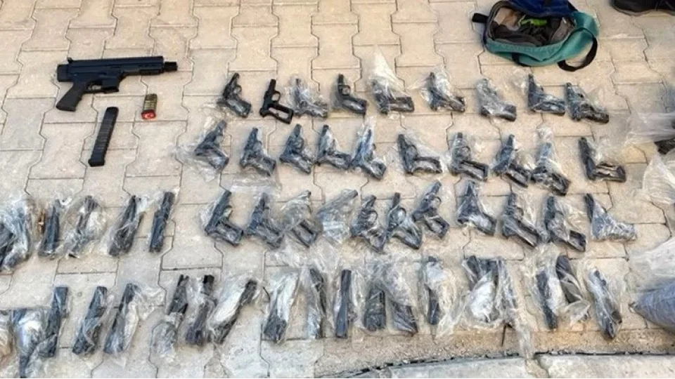 K�tahya'da silah ka�ak��l��� operasyonu: 5 zanl� tutukland�