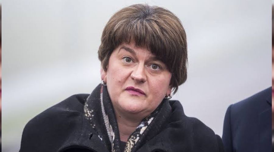 Kuzey �rlanda Ba�bakan� istifa edece�ini a��klad� 