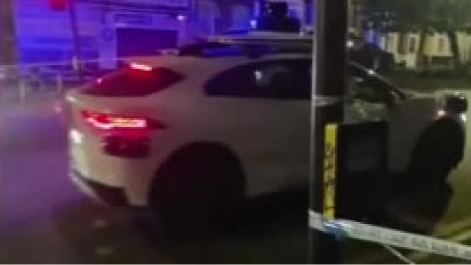Londra'da 'sürücüsüz taksi' olay yerine daldı