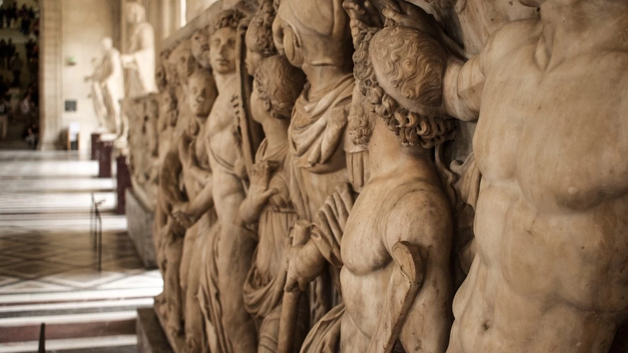 Louvre Müzesi: Sanatın ve kültürün kalbinde bir yolculuk