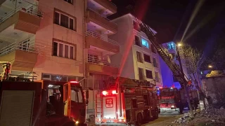 Lüleburgaz apartmanda dairesinde çıkan yangın söndürüldü