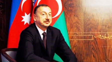 Magadize Azerbaycan bayra dikildi   