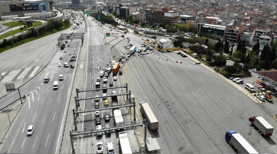 Mahmutbey gi�elerinde denetim kuyru�u