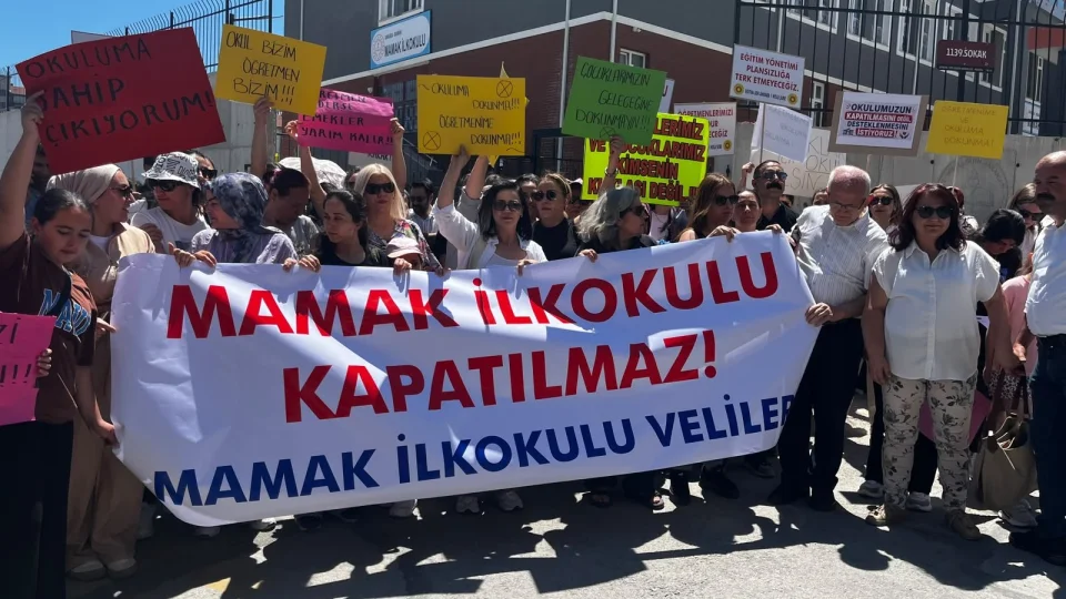 Mamak �lkokulu velilerinden tepki: "�ocuklar�n e�itim hakk�n� bina rant�na feda ettirmeyece�iz!"