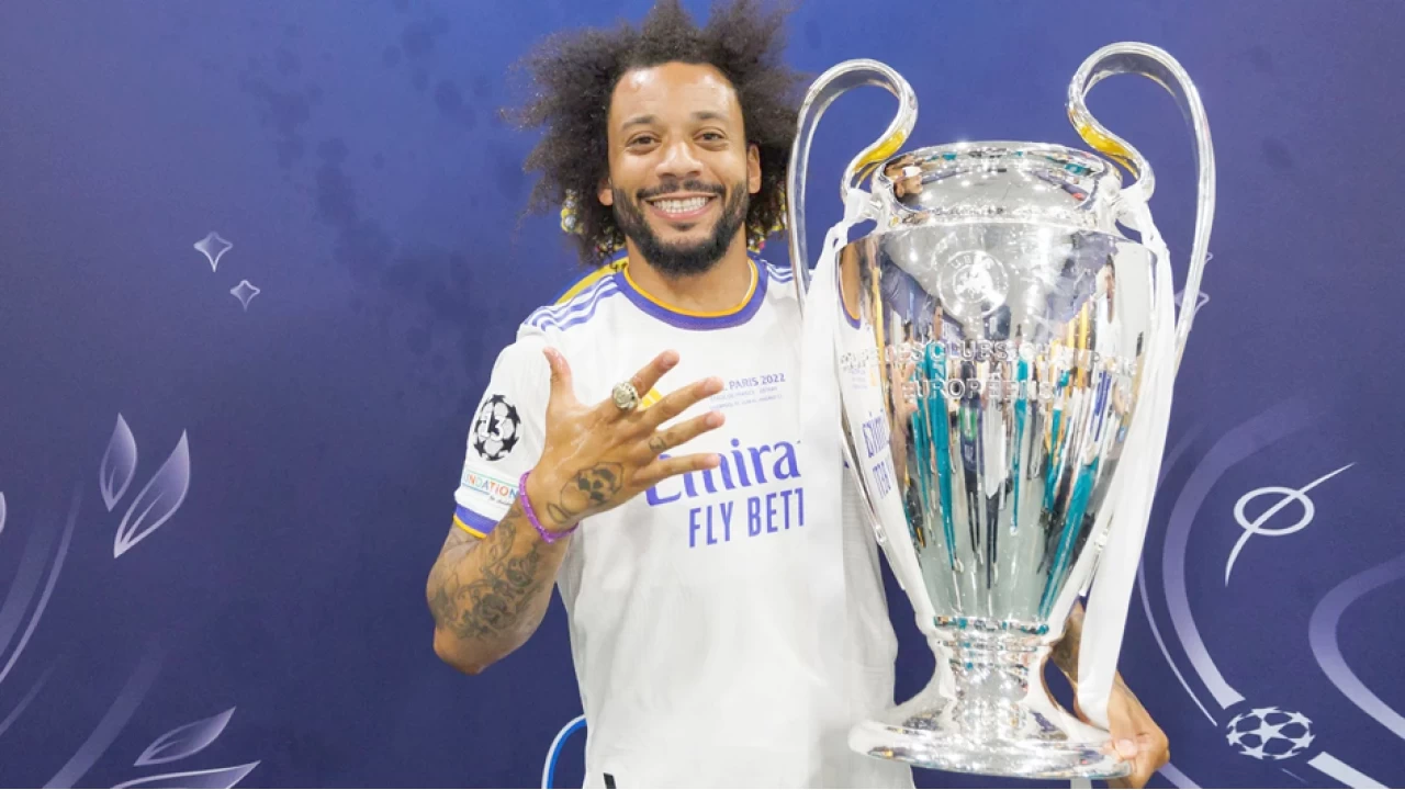 Marcelo futbolu bıraktı