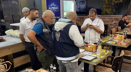Marmaris'te belgesiz çalışan 12 yabancı uyruklu işçi yakalandı