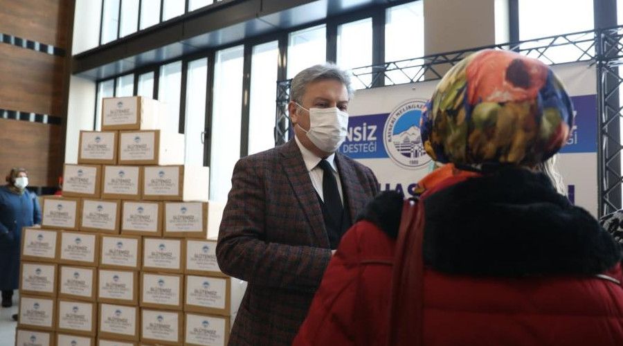 Melikgazi'den 160 aileye gl�tensiz g�da deste�i 