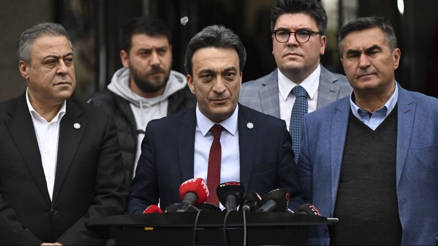 Memleket Partisi adaylarını YSK'ya verdi