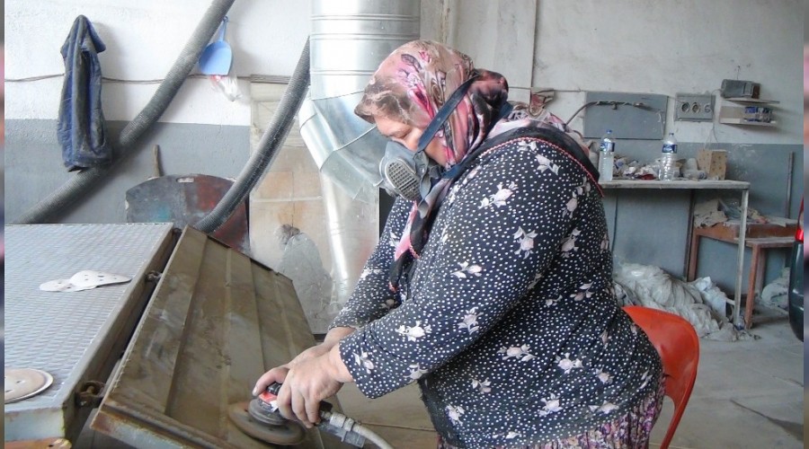 Meryem Teyze erkeklere taş çıkartıyor