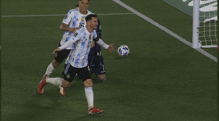 Messi, Pele'yi geçti