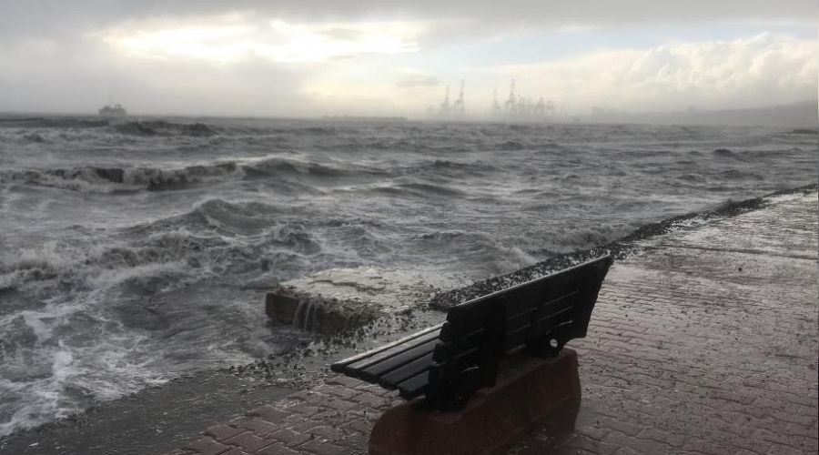 Meteoroloji �stanbul'u 'sar�' kod ile uyard�: F�rt�na geri d�n�yor