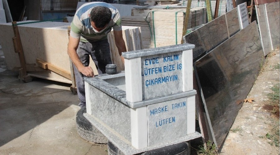 Mezar ta�lar� ile korona uyar�s�