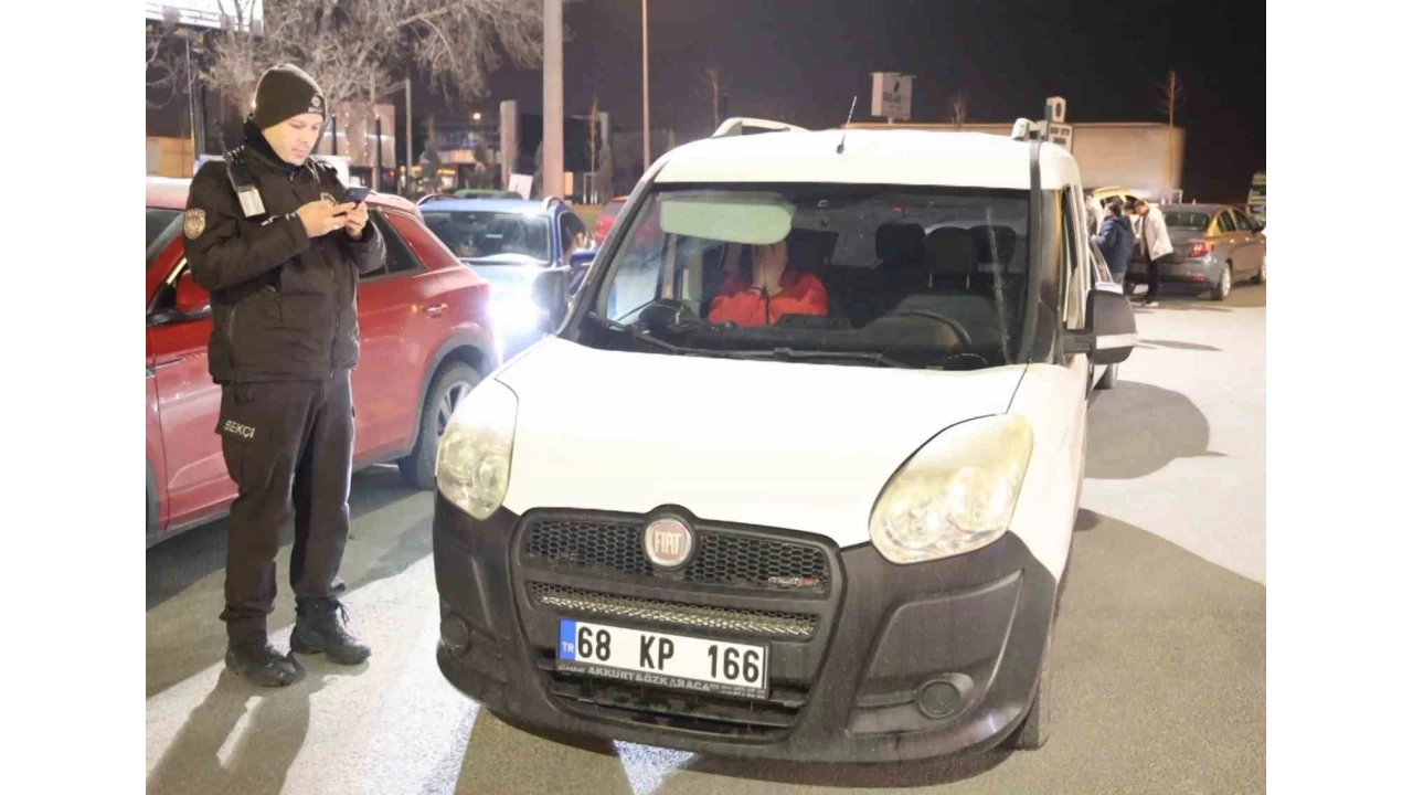 Muayenesiz araçla 2. kez alkollü ve ehliyetsiz yakalandı, "Az saygın olsun" dedi