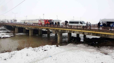 Muş'ta nehre düşen Yağmur aranıyor