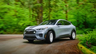 Mustang Mach-E: Efsanenin elektrikli SUV'a dn serveni