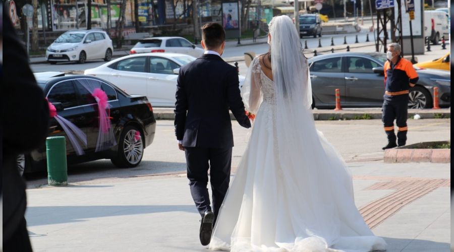 Mutlulu�a bu kez k�s�tlamalarda imza at�ld�