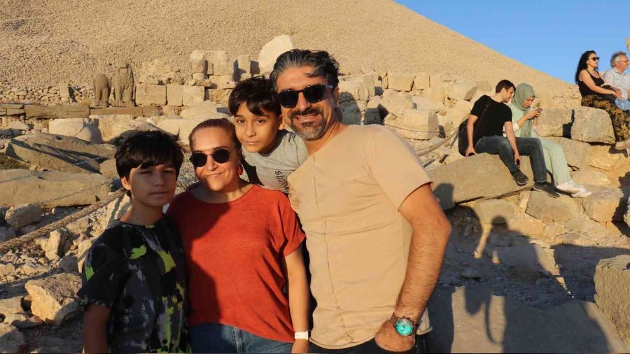 Nemrut Dağı'nda turist yoğunluğu
