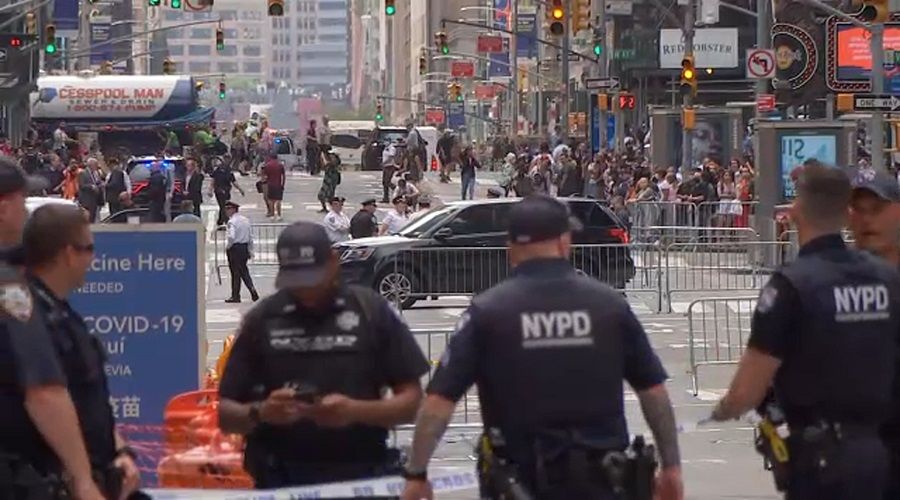 New York'taki T�rkevi'nin �n�nde ��pheli paket alarm�