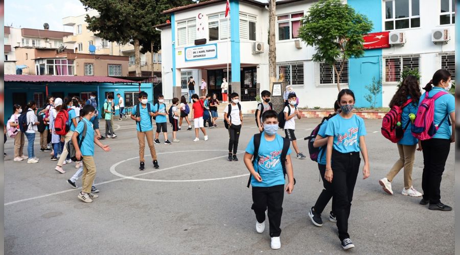 Öğrenci sayısı da, öğretmen sayısı da, okul sayısı da azaldı