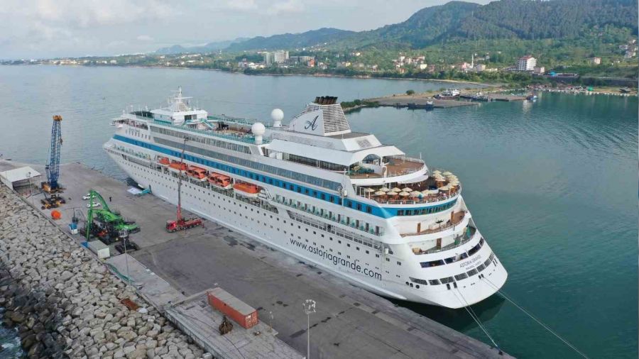 Ordu'da kruvaziyer hareketlili�i