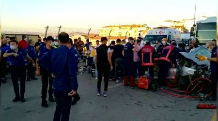 Otomobil ile servis kafa kafaya arpt