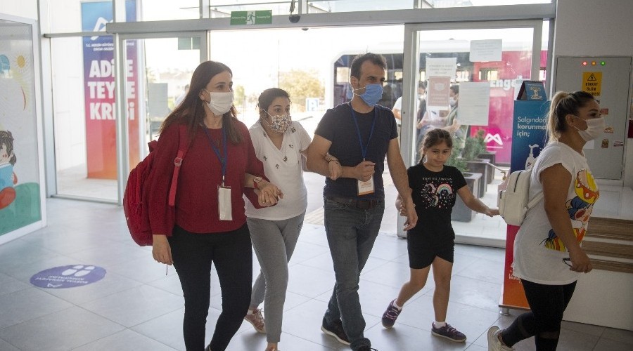 �zel �ocuklar 'Mola Evi'ne...