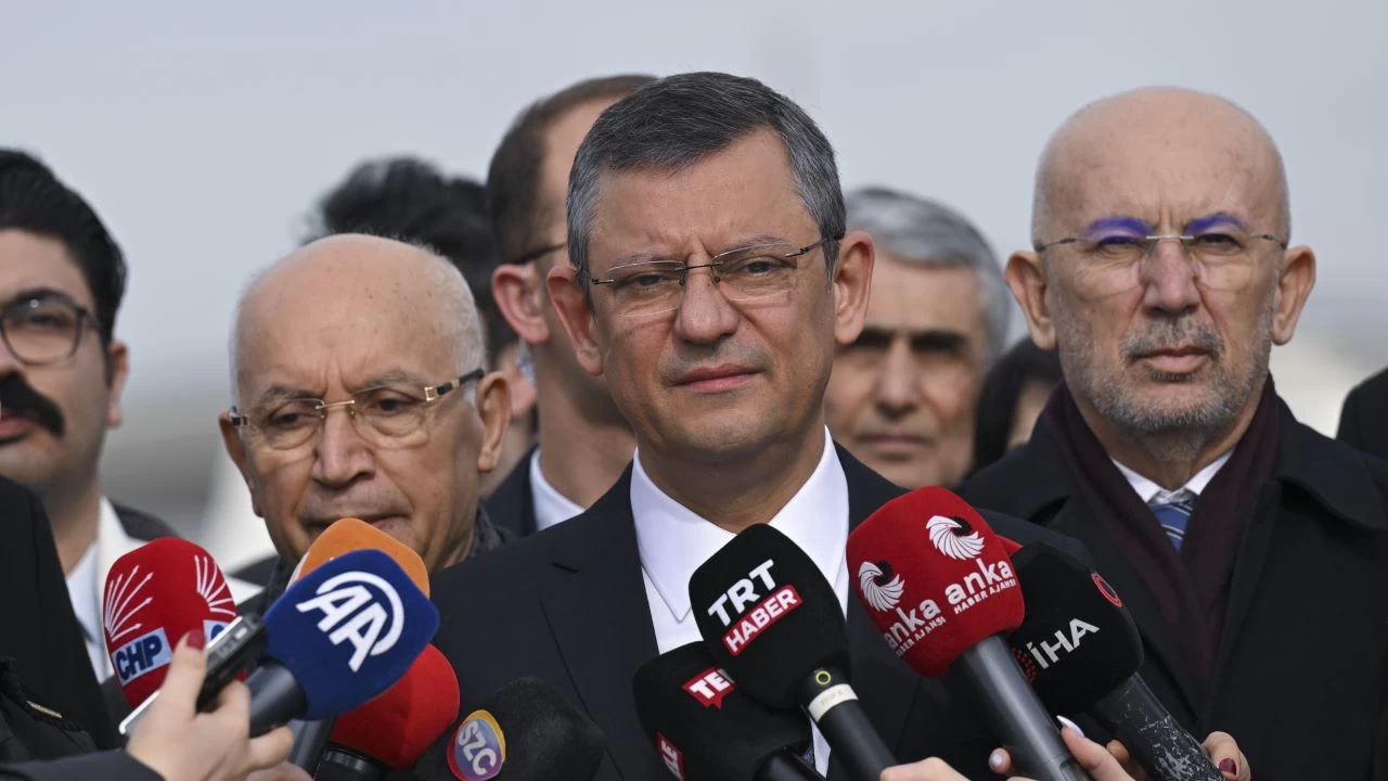 Özgür Özel seçmenden bir 5 yıl daha istedi