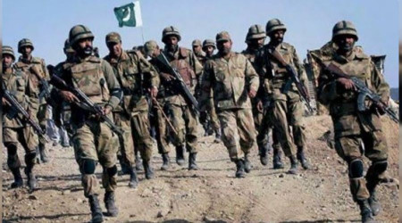 Pakistan'da teröristlerle çatışmada bir asker öldü